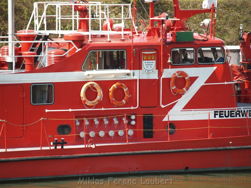 Feuerloeschboot 10-2      P183.JPG